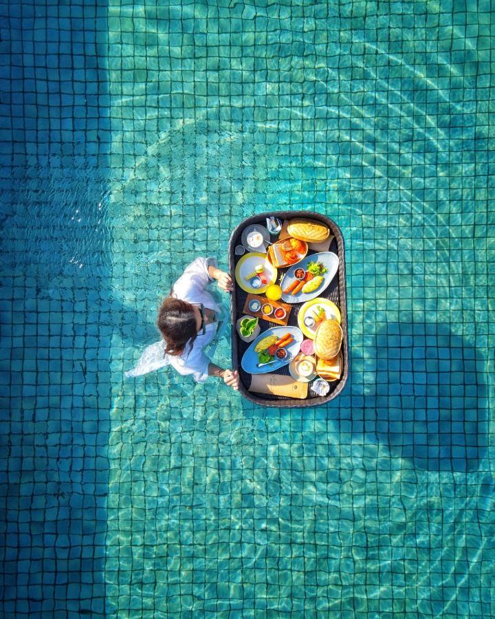 Tejaprana Bisma - Chse Certified Hotel Ubud Eksteriør billede Floating breakfast at Four Seasons Resort, Maldives