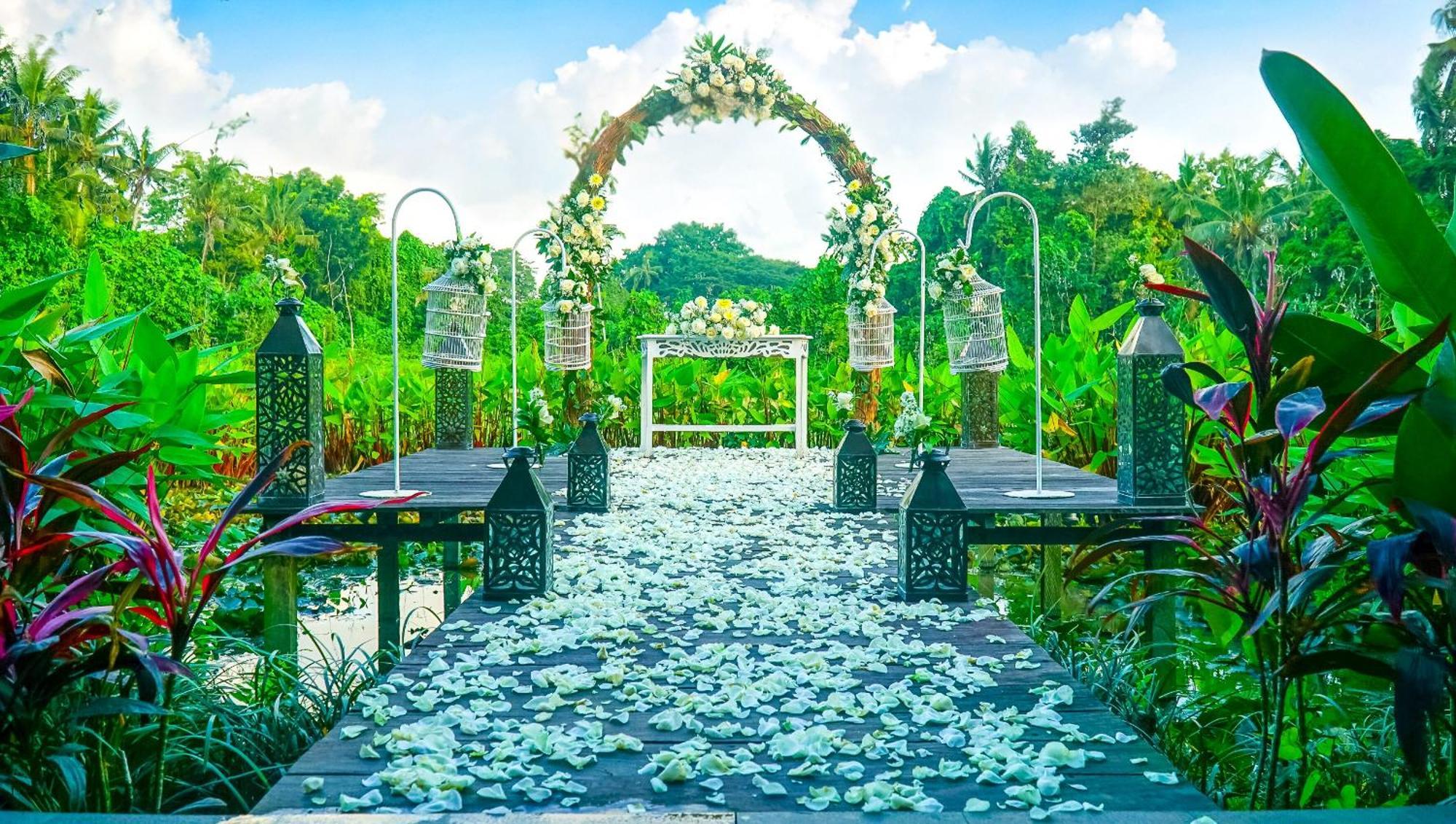 Tejaprana Bisma - Chse Certified Hotel Ubud Eksteriør billede The Chapel of the Flowers