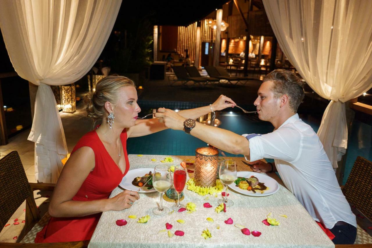 Tejaprana Bisma - Chse Certified Hotel Ubud Eksteriør billede A couple dining at a restaurant
